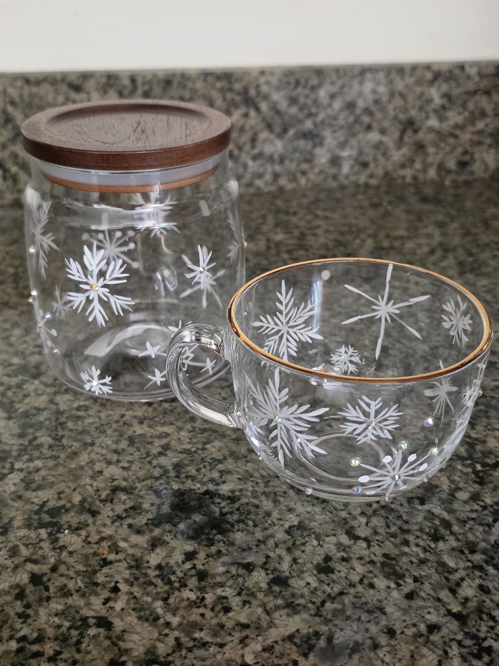 Glass Snowflake Accent Mug with Gold Rim - Picture 6 of 6